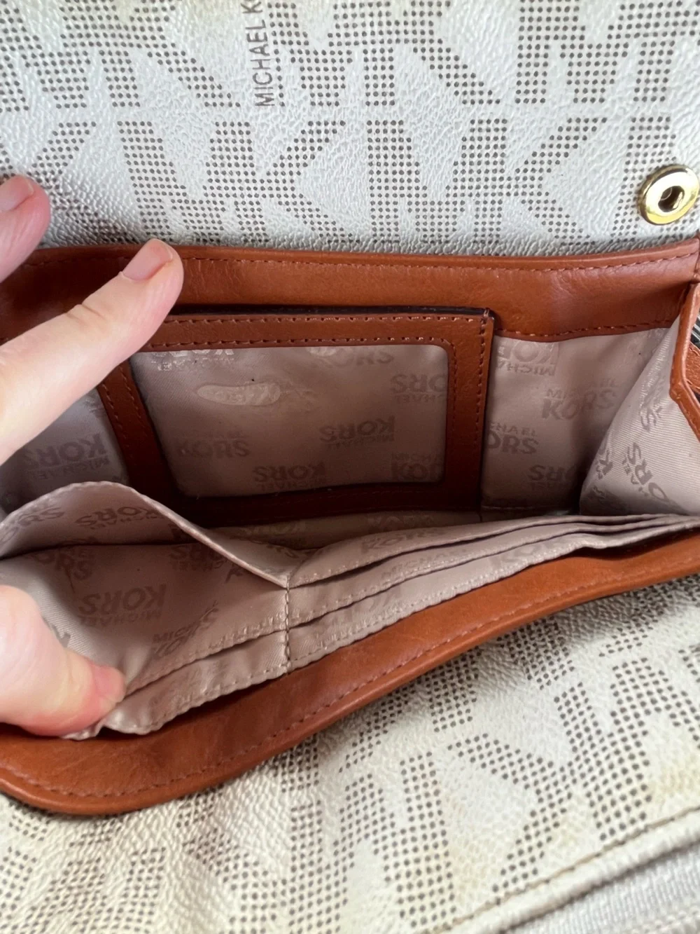 Michael Kors Cream & Brown Logo Crossbody Purse/ lots of compartments
